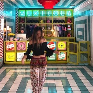 Bell Sleeved Crop Top Off Shoulder Black